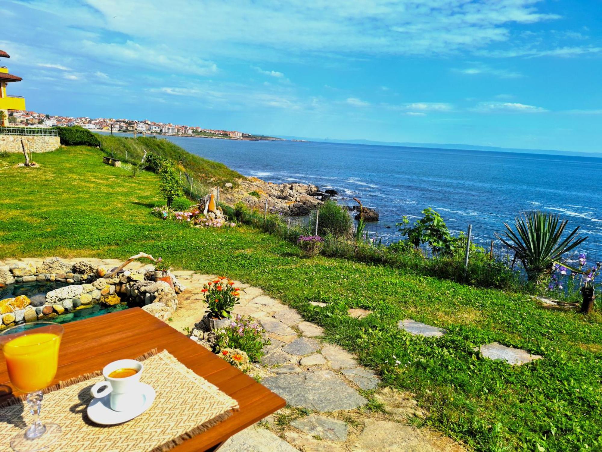 Dolphin Bay Boutique Complex Sozopol Hotel Room photo